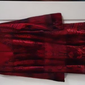 Avenue red velvet v neck tunic